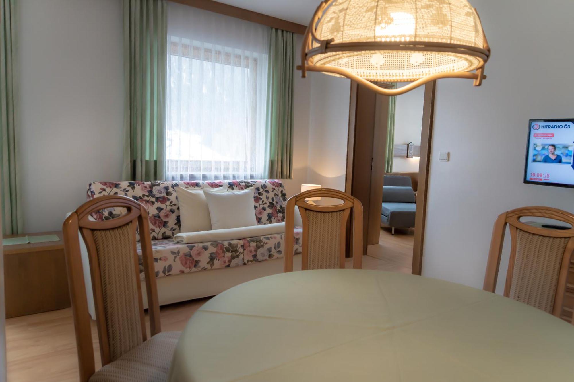Das Alpenblick & Outdoor Lodge Nauders Eksteriør bilde