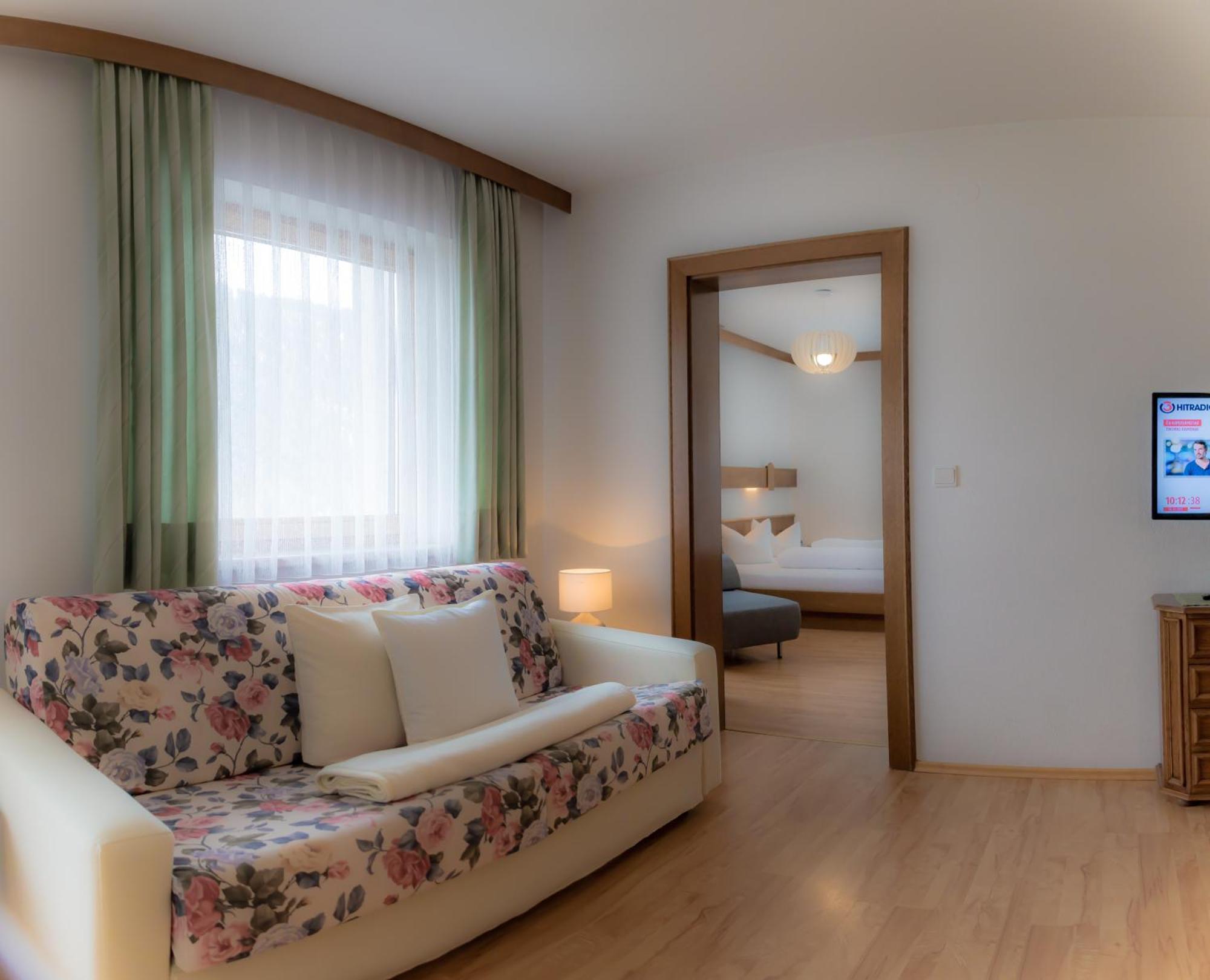 Das Alpenblick & Outdoor Lodge Nauders Eksteriør bilde